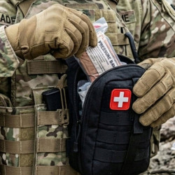Apteczka taktyczna militarna ATM-1 ze stazą CAT i wyposażeniem pierwszej pomocy 1szt